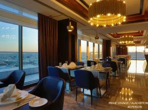 Royal Stay Palace Hotel