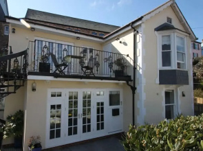 Just B - Apartment 4