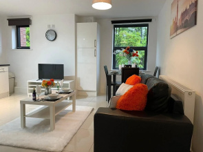 Clarendon Luxury Gated City Apartments