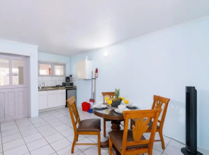 Amazing 2BR 1BA w Pool Close to the Beach BBQ