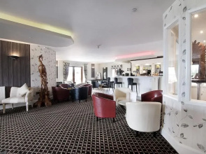 Oak Royal Hotel