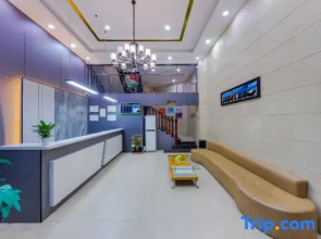 Yijia Hotel (Ji'an No.2 Middle School Pedestrian Street)