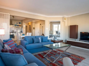 Flat w Sea View Balcony 3 min to Cesme Marina