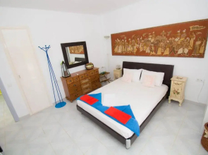 Romantic Seafront Studio - Dream Garden