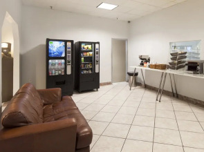 Leamington Hotel - Downtown / Port of Miami