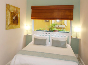 Dolphin Inn Guest House