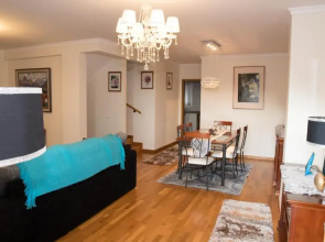 Zizis Place