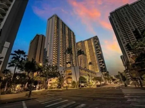 Remodeled 15th Floor Pool View Condo in the Waikiki Banyan by Koko Resort Vacation Rentals