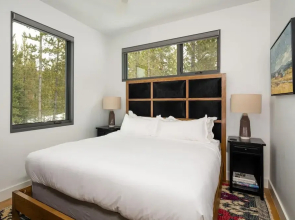 27 Lake Cabin 3 Bedroom Home by Moonlight Basin Lodging