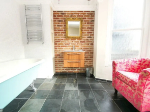 Sillwood Balcony Apartment