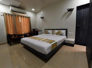 Capital O 4155 Hotel The Sudesh