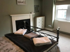 8A Tweed Cottage, just off the High St in Peebles