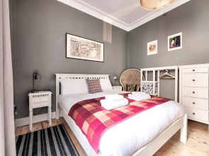 Stylishly Presented City Centre Apartment