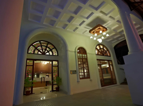 Hotel Aroor Residency