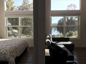 Time Flies on the River 1 Bedroom 1 Bathroom Cabin