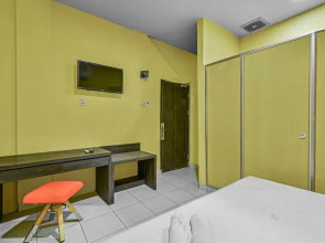 OYO 90259 Apollo Inn