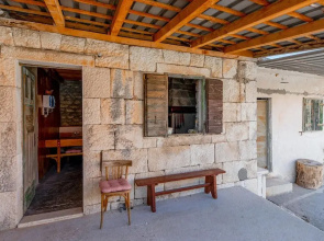 Amazing Home in Seget Donji With 2 Bedrooms and Wifi