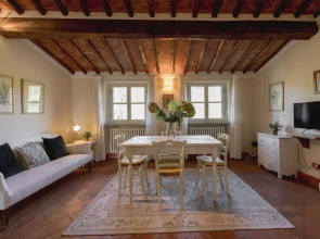 Pietro Farmhouse Apartment in Wine Resort in Lucca