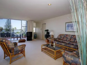 Castillo Del Mar 11 Overlooking Wallis Lake