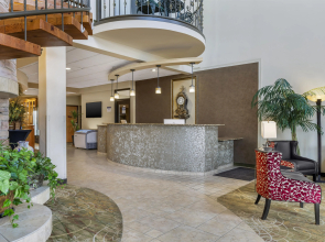 Best Western Plus Swiss Chalet Hotel & Suites