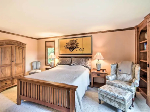 Hoodsport Home on 7 Wooded Acres w/ Hot Tub!