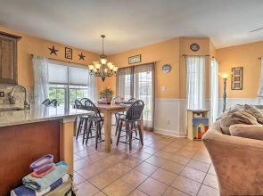 Breezy Wildwood Condo ~ 2 Blocks to Beach!