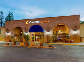 Comfort Suites Tucson near Sabino Canyon
