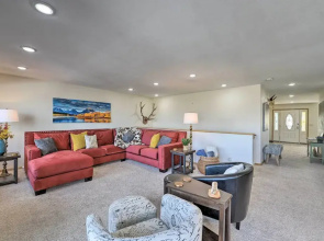 Outdoor Enthusiasts' Retreat w/ Hot Tub, Deck