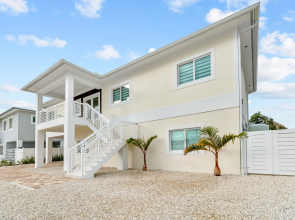 Paradise Point Pool Dock Lounges BBQ