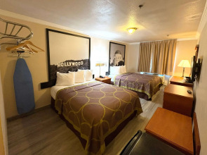 Super 8 by Wyndham Hollywood/LA Area