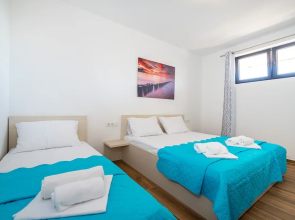 Deluxe Villa Laura 0a