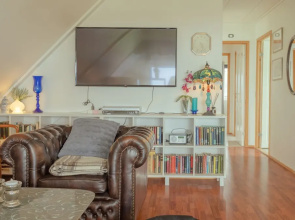 Great 3 BR Loft Apt - Views-Free Parking
