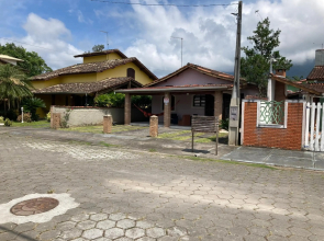 Casa Terrea com Piscina e Internet - Ar Opcional