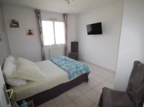 Chambres dans Villa avec Piscine