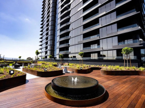 Moody Moon Apartment @ Sky Garden - Glen Waverley