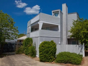 Shoot The Breeze 4 Bedroom Condo by Redawning
