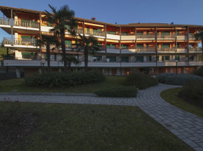 Casa Fiorita Pool and Lake