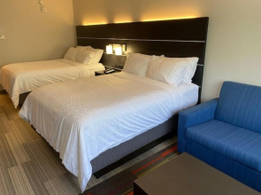 Holiday Inn Express & Suites Warrensburg North by IHG