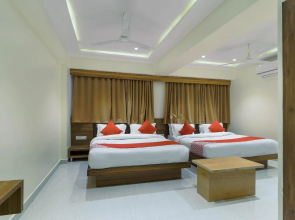 OYO 41858 Hotel Rose Gold