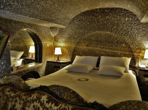 Grand Cave Suites