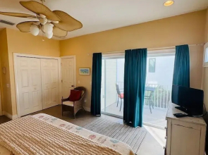 102 6th St S-downstairs 3 Bedroom Home