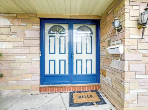 Deck & Seasonal Pool: Spacious Home Near Buffalo!