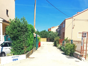 Green-beautiful Modern Apt. With Balcony & Garden