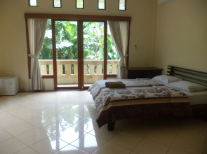 D. Ayu Guest House and Spa