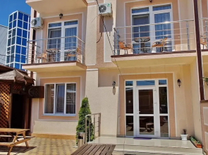 Tikhaya Gavan Guest House