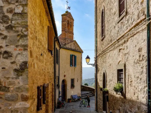 Oliva Family Apt Shared Pool,volterra