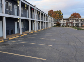 Days Inn by Wyndham Champaign/Urbana