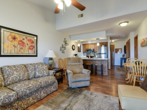 Divine 9 Condo - Resort Amenities - Fishing Lake - Hiking Trails - So Comfy!!
