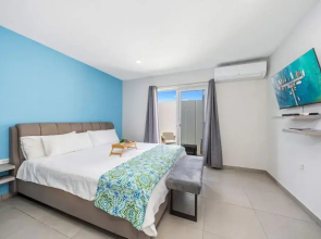 Amazing Studio w Pool Patio Close 2 Palmbeach