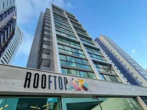 Flats no Rooftop 470 por Yolo